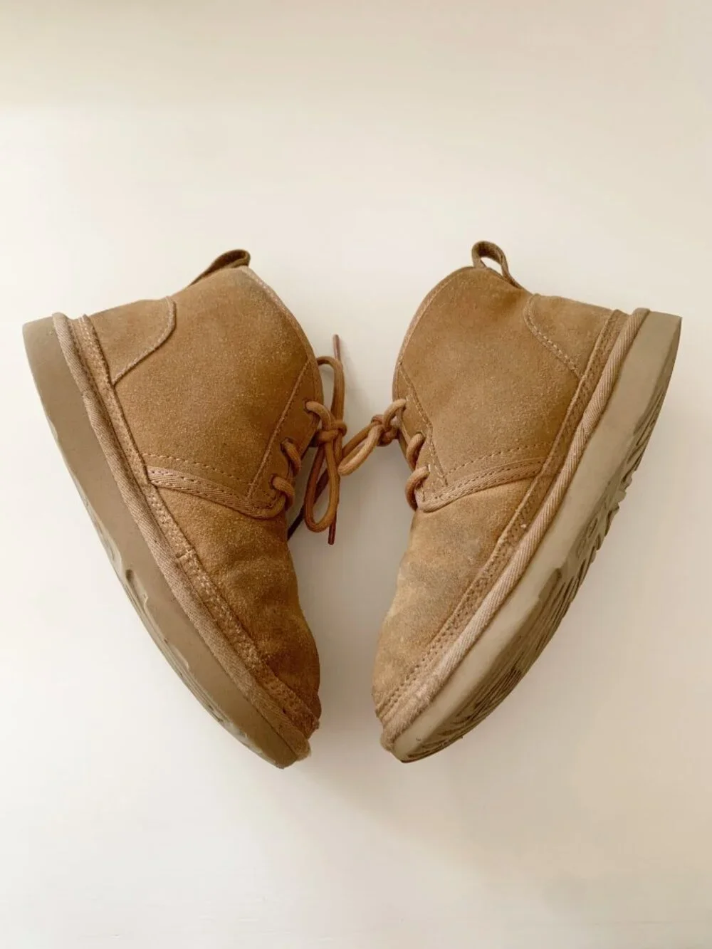 UGG Neumel II Sheepskin Chukka Boots • Kids 3